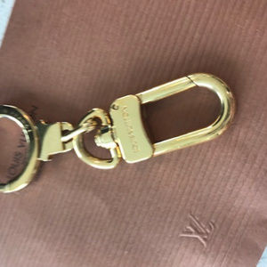 LOUIS VUITTON AUTHENTIC KEY RING